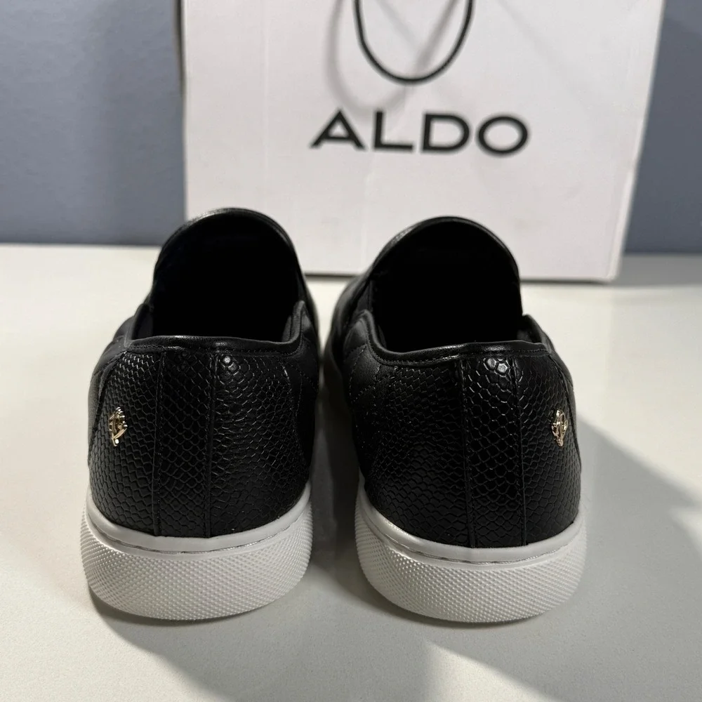 Aldo Slip On Sneakers Womens 9 Black Quilted Pillow Walk Low Top‎ Shoes